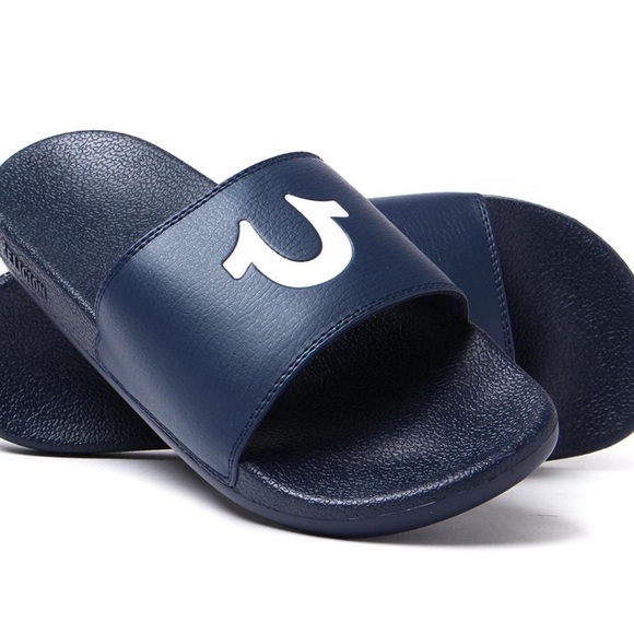 true religion flip flops